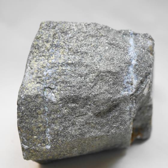 Komurominerals.com ＞ 含銅硫化鉄鉱・Cupriferous iron sulphide ore （黄銅鉱を主体のキースラガー）