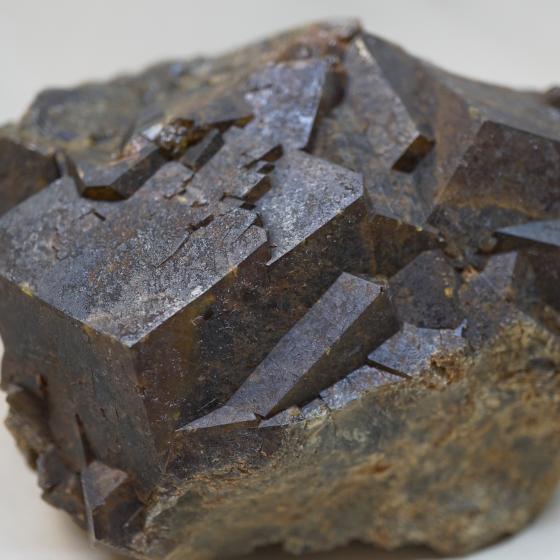 Komurominerals.com ＞ 灰鉄ざくろ石・Andradite